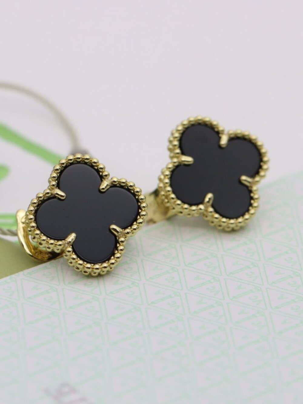 Van Cleef & Arpels Black Earrings 🖤